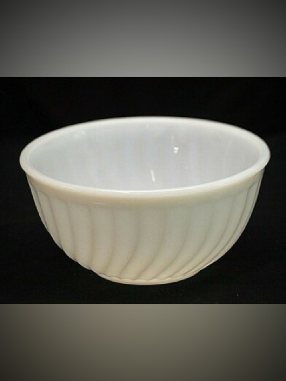 Vintage Fire King White Milk Glass Swirl Mixing Bowl Serving Anchor Hocking